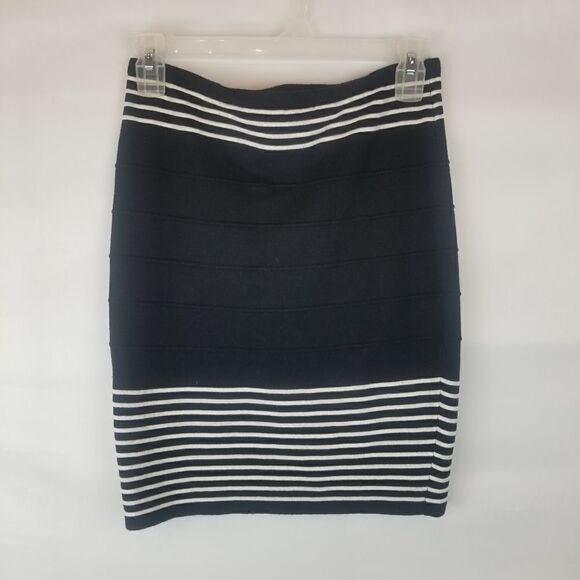 MAX STUDIIO STRETCH KNIT STRIPED SKIRT. SIZE S. BLACK WHITE. - Picture 5 of 9